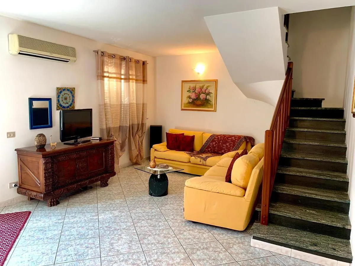 Villa Da Irene a due passi dal mare Càbras Casa vacanze